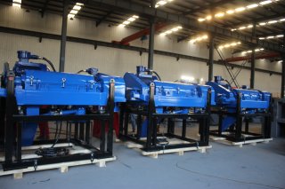 臥式螺旋卸料沉降離心機(jī)