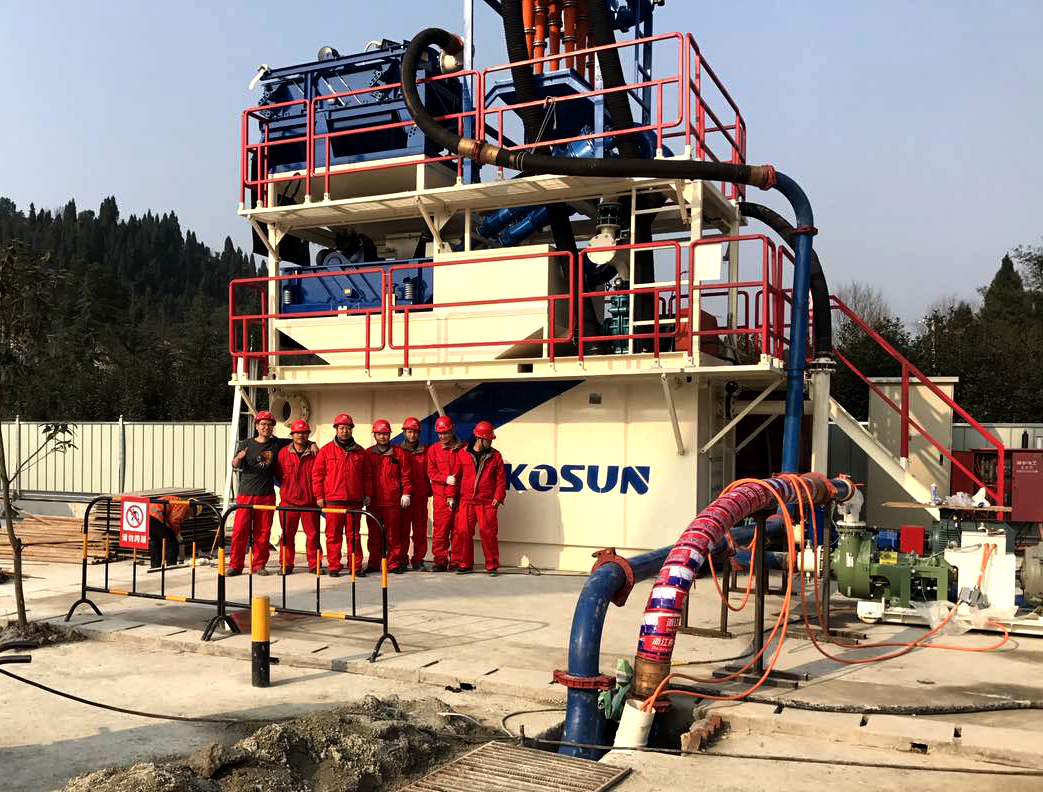 中國(guó)重慶觀景口水利水電樞紐項(xiàng)目穿山頂管作業(yè)泥水處理現(xiàn)場(chǎng)